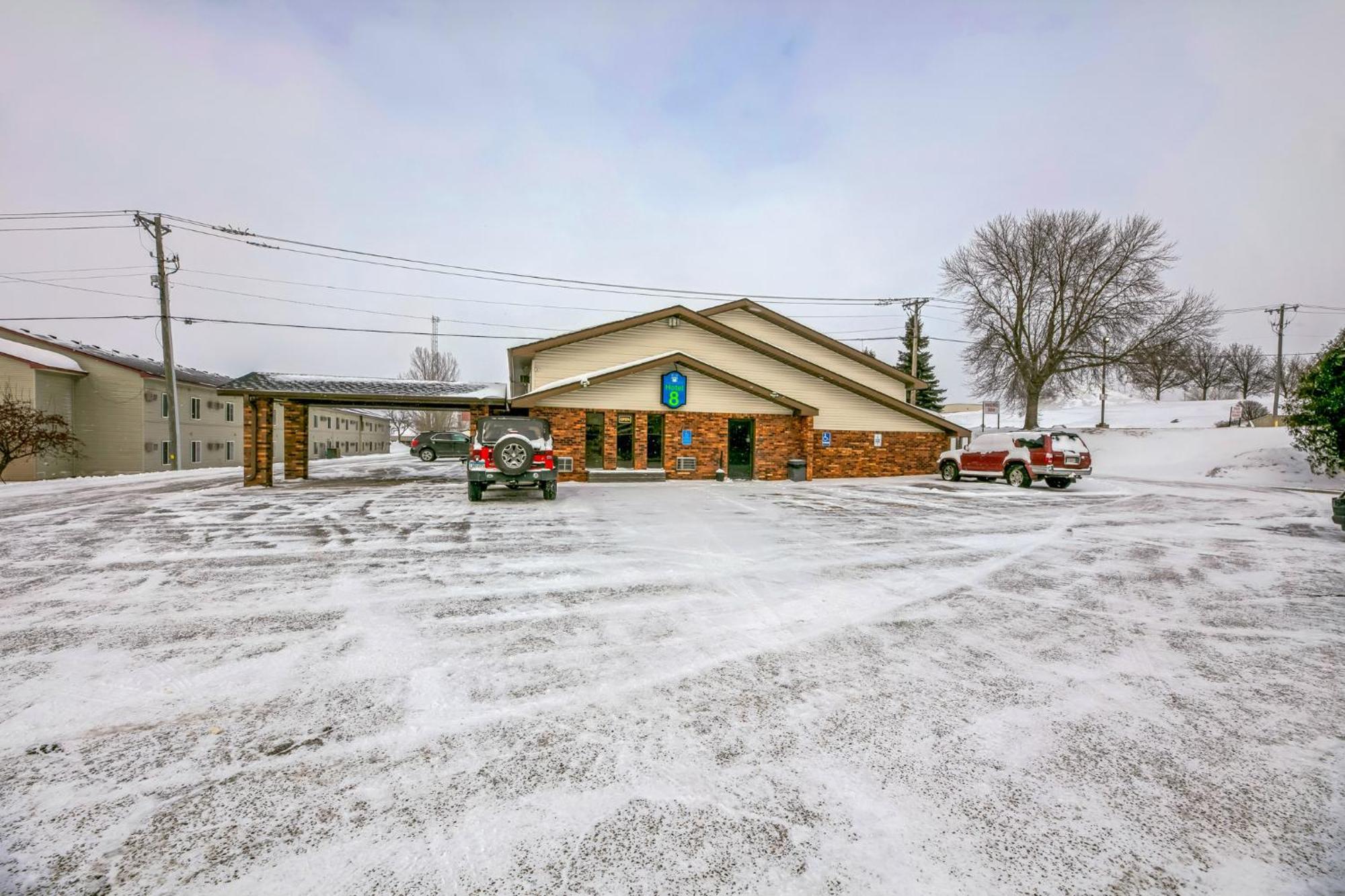 Hotel 8 Fergus Falls Exterior foto